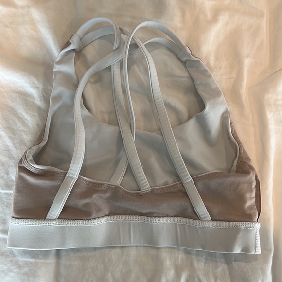 White lululemon crisscross sports bra - Picture 6 of 7